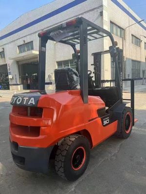 3 Tonnen 3000 kg gebrauchtes Toyota Gabelstapler FDZN30 mit japanischem ISUZU-Motor in gutem Zustand