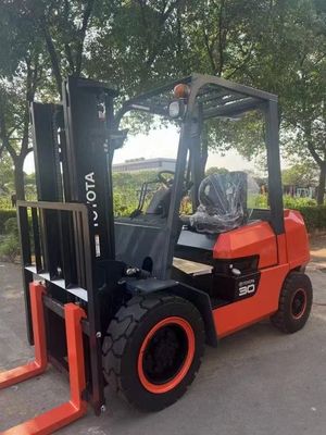 3 Tonnen 3000 kg gebrauchtes Toyota Gabelstapler FDZN30 mit japanischem ISUZU-Motor in gutem Zustand