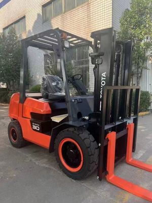 3 Tonnen 3000 kg gebrauchtes Toyota Gabelstapler FDZN30 mit japanischem ISUZU-Motor in gutem Zustand