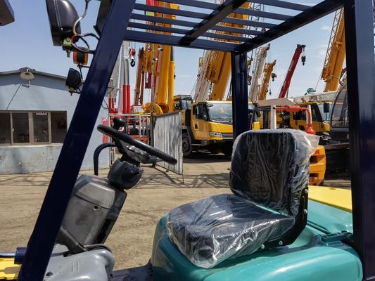 90% KOMATSU FD30 Gabelstapler Manuelle Stromquelle bei Longhua mit FD40 FD50 FD70