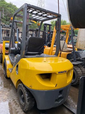 Bewegen Sie Ihren Lebensmittelladen mit einem Gebrauchtkomatsu FD30 Diesel Gabelstapler 3 Tonnen FD25 FD40 FD50