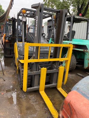 Bewegen Sie Ihren Lebensmittelladen mit einem Gebrauchtkomatsu FD30 Diesel Gabelstapler 3 Tonnen FD25 FD40 FD50
