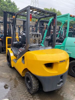 Bewegen Sie Ihren Lebensmittelladen mit einem Gebrauchtkomatsu FD30 Diesel Gabelstapler 3 Tonnen FD25 FD40 FD50