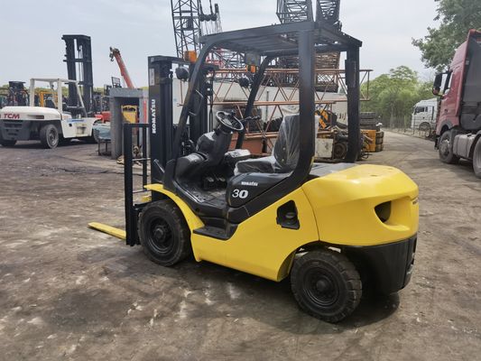 Manuelle Stromquelle 3 Tonnen Komatsu FD30 Gabelstapler für einen reibungslosen Lagerbetrieb