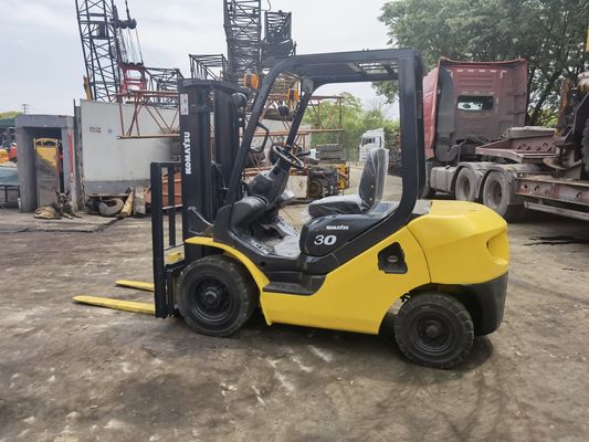 Manuelle Stromquelle 3 Tonnen Komatsu FD30 Gabelstapler für einen reibungslosen Lagerbetrieb