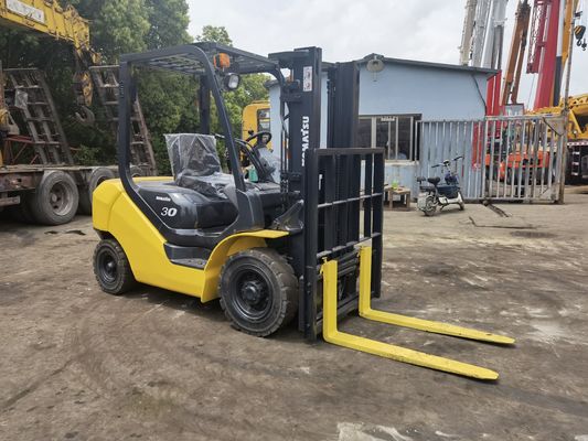 Manuelle Stromquelle 3 Tonnen Komatsu FD30 Gabelstapler für einen reibungslosen Lagerbetrieb
