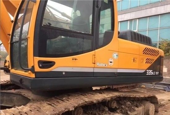 Gebraucht Hyundai 335LC-9 Bagger 4m3 Eimerkapazität und Original-Hydraulikventil