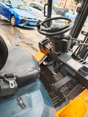 Routine-Forkbreite Toyota Diesel-Forklift 4 Tonnen mit 6m Hebhöhe und japanischem Motor