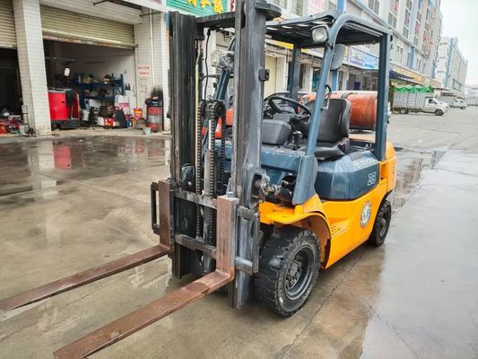 Routine-Forkbreite Toyota Diesel-Forklift 4 Tonnen mit 6m Hebhöhe und japanischem Motor