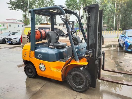 Gebrauchtes Toyota Gabelstapler 30 3t 3 Stufen 2,5-5t Diesel/Elektro Komatsu TCM Mitsubishi Gabel