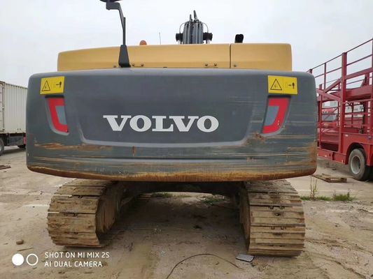 Gebrauchtes Volvo EC250 Hydraulic Crawler Bagger mit geringer Arbeitszeit in Shanghai