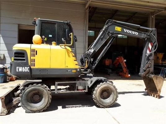 Volvo EW60 2 Tonnen Mini-Radbagger mit anderer Eimerkapazität in gutem Zustand