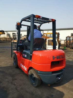 2.5 Tonnen Hubschrauber-Diesel-Forklift mit CE-Zertifizierung und Routine-Forkmaße