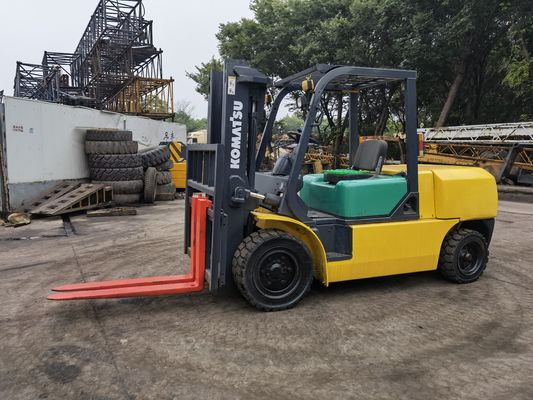 Gebrauchtes Komatsu 5 Tonnen Diesel Gabelstapler FD50 mit japanischem Motor in Shanghai Yard