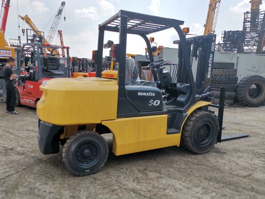 Manuelle Stromquelle Japan Komatsu FD50 5 Tonnen Gabelstapler mit Seitenschaltvorrichtung 3 Stufen 2 Stufen