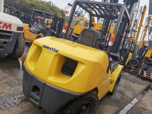 Gebrauchte Komatsu 5 Tonnen Diesel-Forklift FD50-10 FD50-7 Forkliftwagen mit 2-stufigen Masten