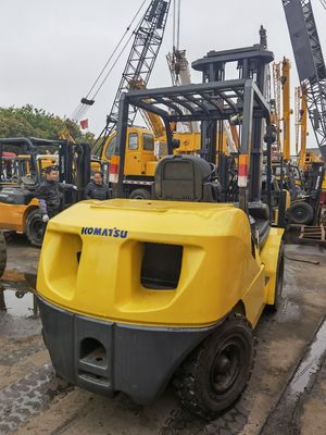 Shanghai Instock Komatsu FD50-10 5 Tonnen Gabelstapler mit 2,5 Tonnen 3 Tonnen 3,5 Tonnen 5 Tonnen 7 Tonnen 15 Tonnen