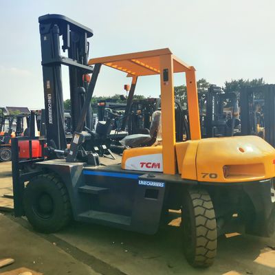 Leistungsstarker Dieselmotor TCM FD70 7 Tonnen Gabelstapler 80% mit 2-Stufen-Mast und Seitenverschiebung