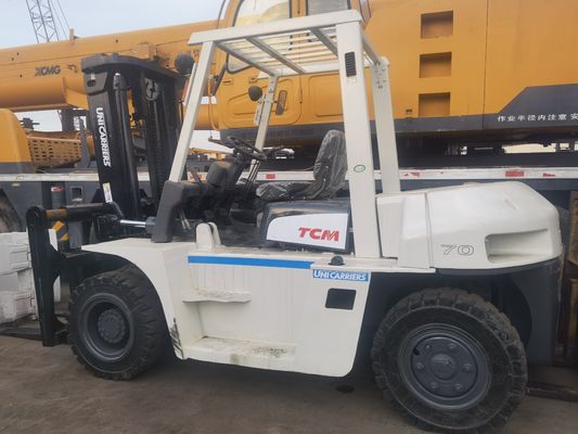 Kraftvoller Diesel Gabelstapler Mitsubishi FD70 mit hohem Mast mit Routineabmessungen von 7 Tonnen