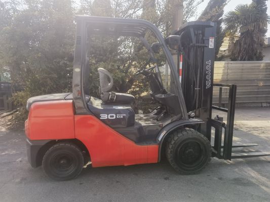 TOYOTA 8F30 7F30 FD30 Dieselmotor Gabelstapler mit 4,5 m Gabellänge und 3-stufigen Mast