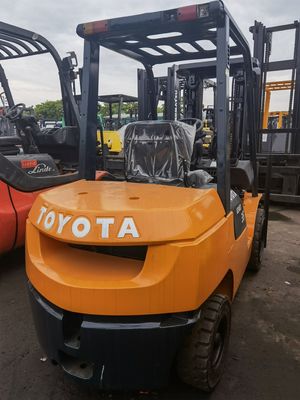 Gebrauchtes Toyota 3,5 Tonnen FD35 Diesel Gabelstapler in Shanghai mit 3500 kg Gabelbreite