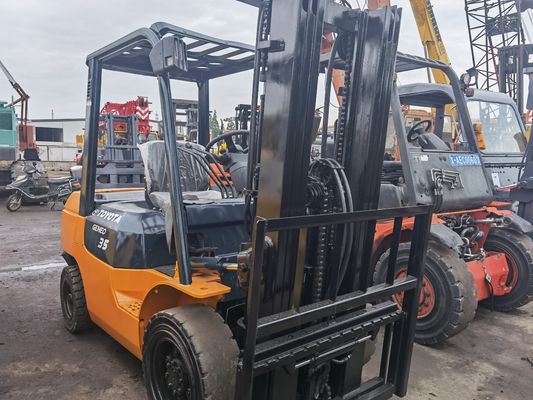 Gebrauchtes Toyota 3,5 Tonnen FD35 Diesel Gabelstapler in Shanghai mit 3500 kg Gabelbreite