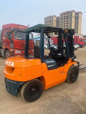 Original TOYOTA Motor Gebraucht Gabelstapler Toyota 7FD50 3TON 4TON 5TON für einen reibungslosen Betrieb