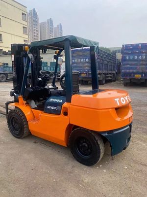 Original TOYOTA Motor Gebraucht Gabelstapler Toyota 7FD50 3TON 4TON 5TON für einen reibungslosen Betrieb