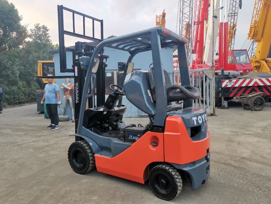 Routine Gabelbreite 1,5 Tonnen Diesel Toyota FD15 Gabelstapler mit 2 Stufen 3 Meter in Shanghai