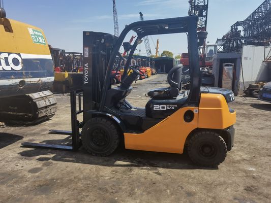 2 Tonnen schwerer Toyota Gabelstapler mit 3 Stufen Mast Side Shift Toyota Sitz 4,5m Hebhöhe