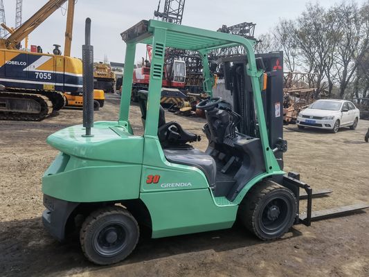 Stabile Arbeitsbedingungen Gebraucht Mitsubishi 3 Tonnen FD30 Gabelstapler mit 180 mm Gabelbreite