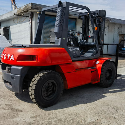 Japan Isuzu Motor 7 Tonnen Toyota Gabelstapler mit Gabelpositionierer und Routine Gabellänge