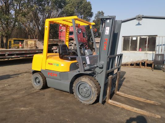 Leistungsstarker TCM Teleskop Diesel FD30 T5 Gabelstapler 3 Tonnen 45 Abholung bei Maschinenreparatur