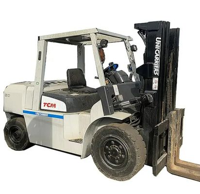 TCM FD50 5 Tonnen Gabelstapler mit Zwei-Tür-Rahmen und Dieselmotor