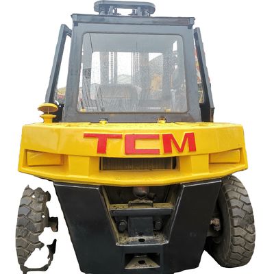 Gebrauchtes TCM FD70Z8 Gabelstapler mit automatischen Zähnen und Dieselmotorstromquelle in Shanghai