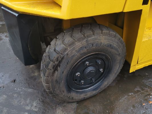 Gebrauchtes TCM FD70Z8 Gabelstapler mit automatischen Zähnen und Dieselmotorstromquelle in Shanghai