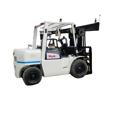 Leistungsstarker Dieselmotor 5 Tonnen TCM 3-stufiger 4,5 m FD100 DF50 FD70 Gebrauchtgabelstapler in Japan