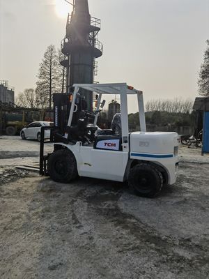 Leistungsstarker Dieselmotor 5 Tonnen TCM 3-stufiger 4,5 m FD100 DF50 FD70 Gebrauchtgabelstapler in Japan