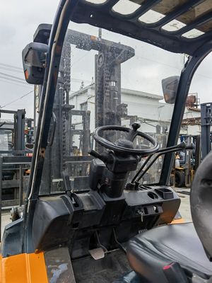 Bekleidungsgeschäft muss 5 Tonnen gebrauchtes Toyota Gabelstapler mit japanischen Teilen und Dieselmotor haben