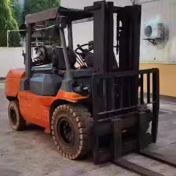 Gebrauchtes Toyota FD50 Gabelstapler 5 Tonnen mit 5000 KG Gewicht und gute Arbeit in gutem Zustand