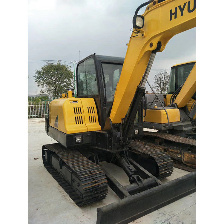Gebrauchte HYUNDAI 60 Baggermaschine Gewicht 10000 KG und geringe Arbeitszeiten 2001-4000
