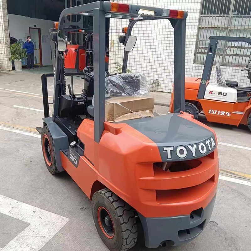 3 Tonnen 3000 kg gebrauchtes Toyota Gabelstapler FDZN30 mit japanischem ISUZU-Motor in gutem Zustand