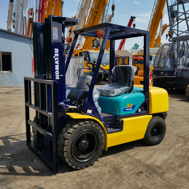 90% KOMATSU FD30 Gabelstapler Manuelle Stromquelle bei Longhua mit FD40 FD50 FD70