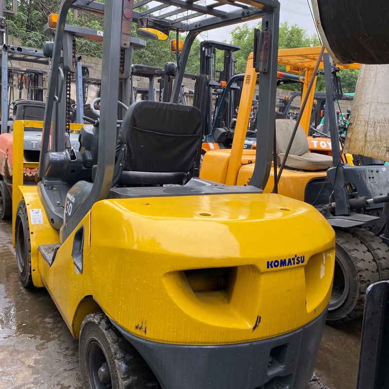 4300 KG Gewicht Gebraucht Komatsu FD30 Gabelstapler für Japan FD30 FD50 FD70 FD100 FD150 FD200
