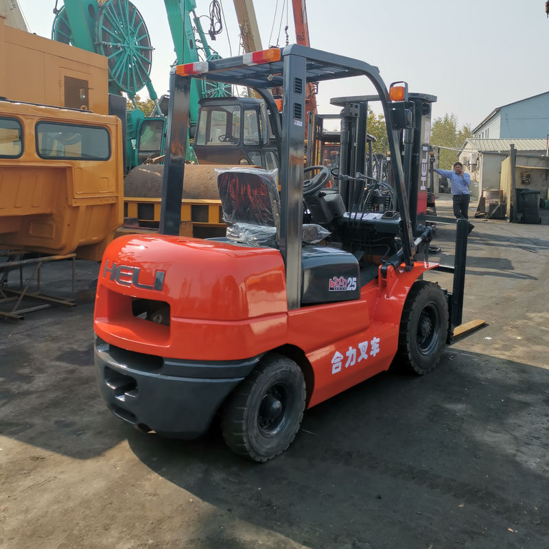 2.5 Tonnen Hubschrauber-Diesel-Forklift mit CE-Zertifizierung und Routine-Forkmaße