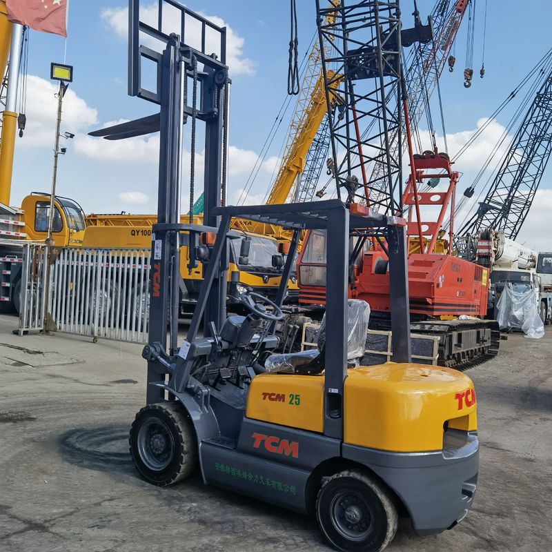 TCM-Forklift mit 2 Tonnen Dieselantrieb und Routine-Forkbreite
