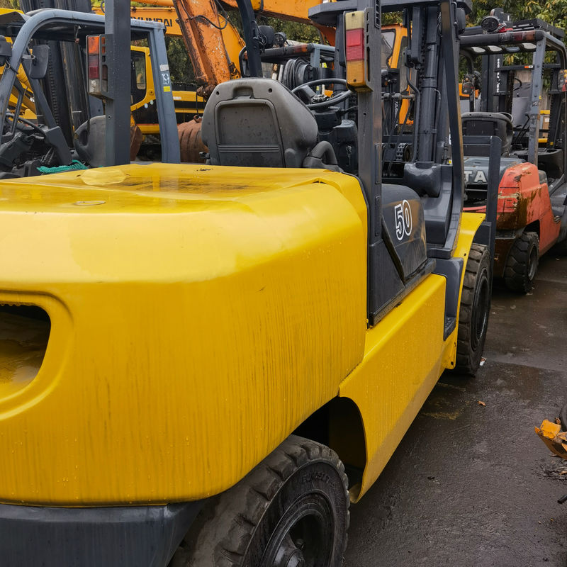 Komatsu 4.5T 3 Stufen 4.5m Hebhöhe Gabelstapler Japan Original FD50 Diesel verwendet