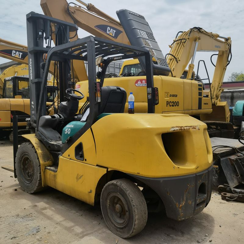 5 Tonnen Forklift Komatsu FD50-10 FD50-7 FD50 mit manueller Stromquelle und in gutem Zustand