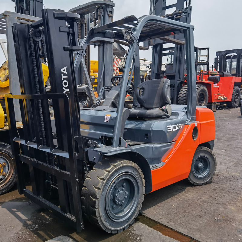 3000 kg Benzinmotor Toyota 8F30 Hydraulischer Dieselgabelstapler für schwere Lasten