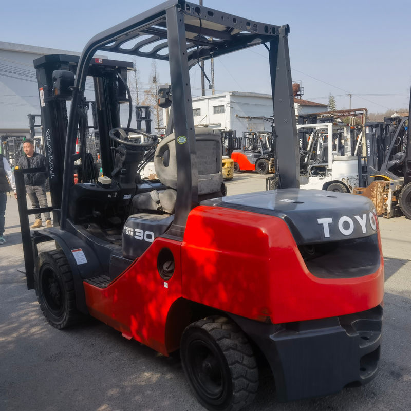 TOYOTA 8F30 7F30 FD30 Dieselmotor Gabelstapler mit 4,5 m Gabellänge und 3-stufigen Mast